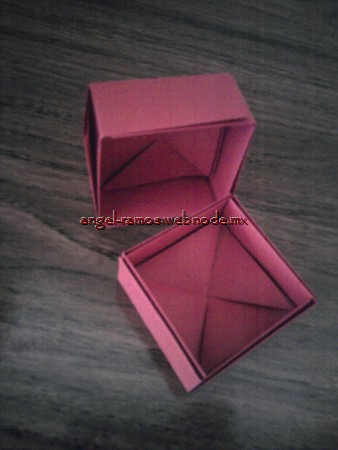 Caja cuadrada.